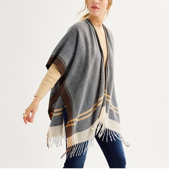 Super Soft Fringed Ruana - Picture 1 of 1
